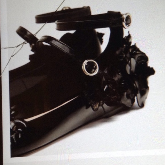 ZARA LEATHER FLATS WITH FLOWERS /ANKLE STRAPS NEW - Picture 5 of 5